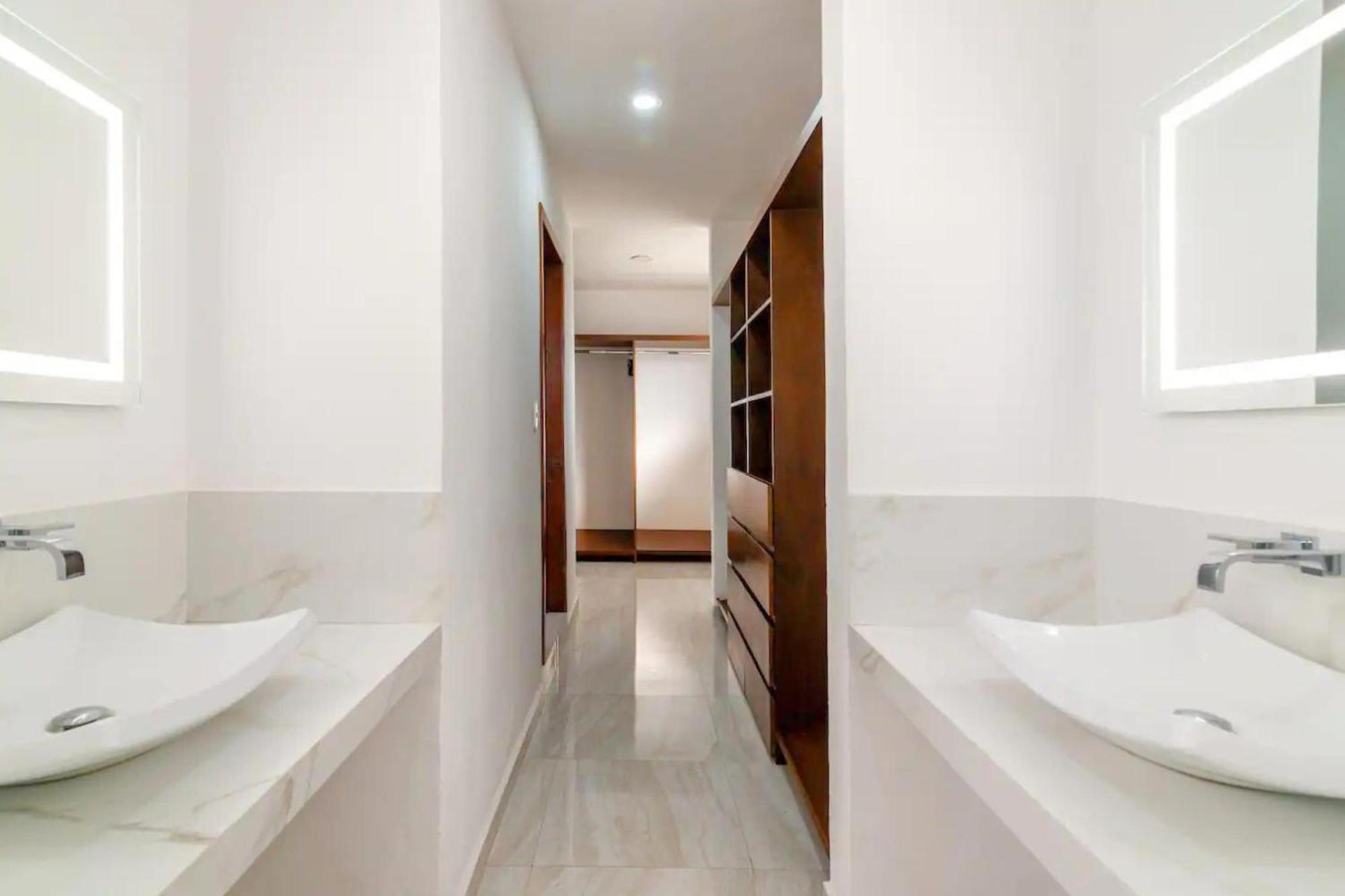 Villa Moderna Con Alberca, Gimnasio Y Cochera メリダ エクステリア 写真